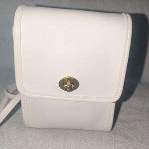 Vintage Coach Scooter bag. 9893